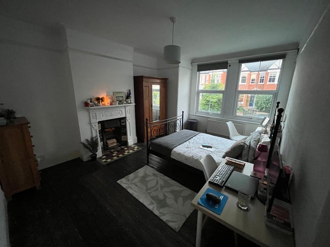 Large double room close to Honor Oak Park station Main Photo