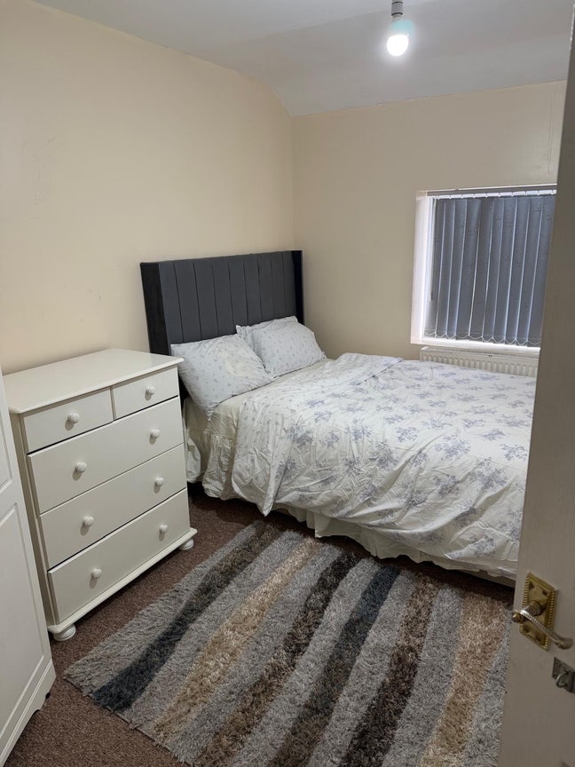 &pound;500 All Bills inc/ Double Room/ 2 Bathrooms/ Avai Main Photo