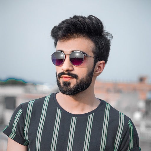 I am a professional male aged 25. I am lookin... Main Photo