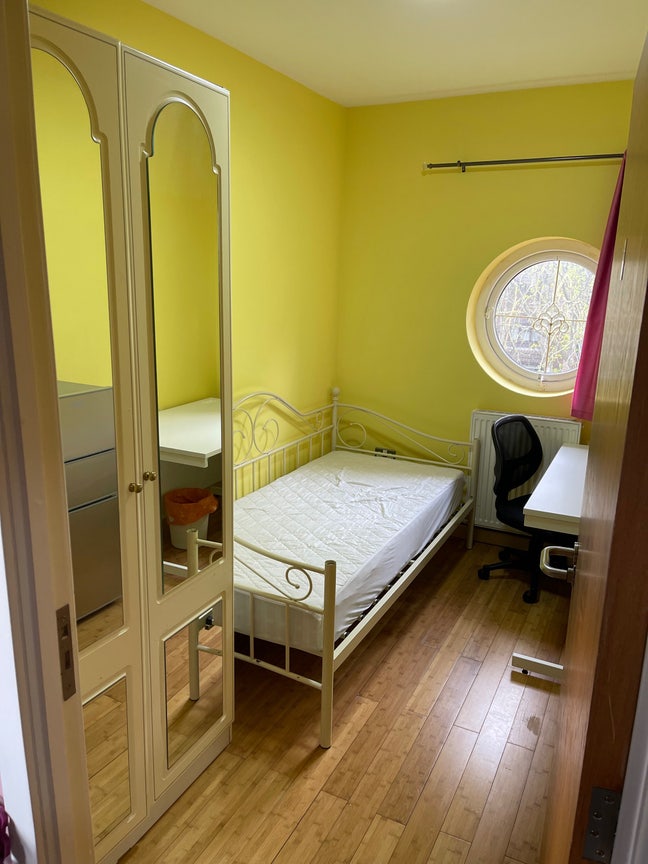 Nice single room in E6 Main Photo