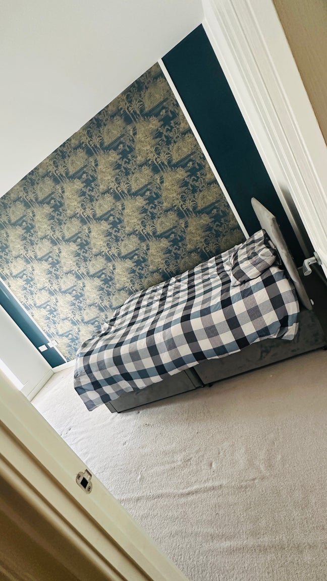 1 double room available for rent in M6 Main Photo