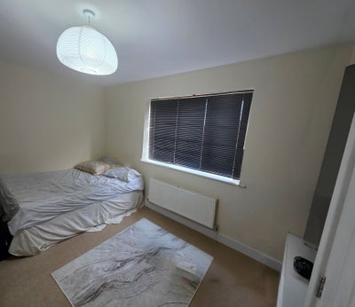 Room in Broughton MK Main Photo