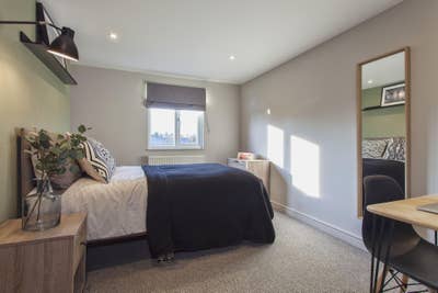 Large loft room with ensuite (Brook) Main Photo