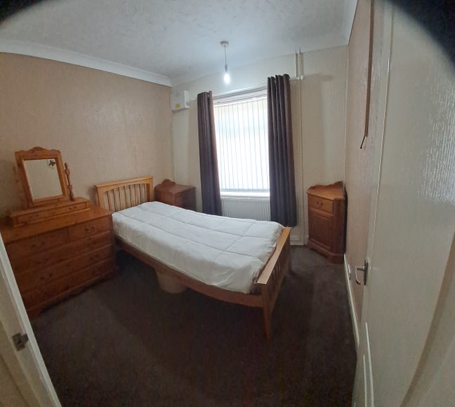 Sigle room available.  Not en suite Main Photo