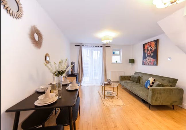 2BR Furnished House with Garden & Parking Main Photo