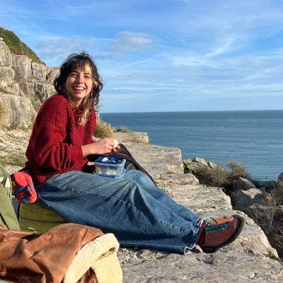 I am a female student aged 20. I am looking f... Main Photo