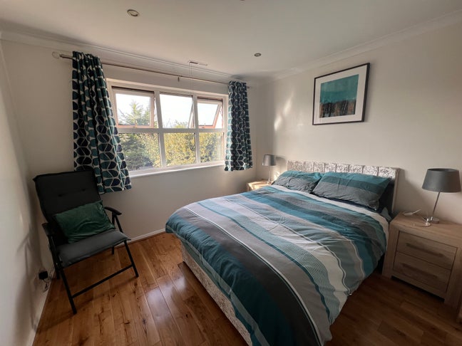 A Furnished double room with an en-suite Main Photo