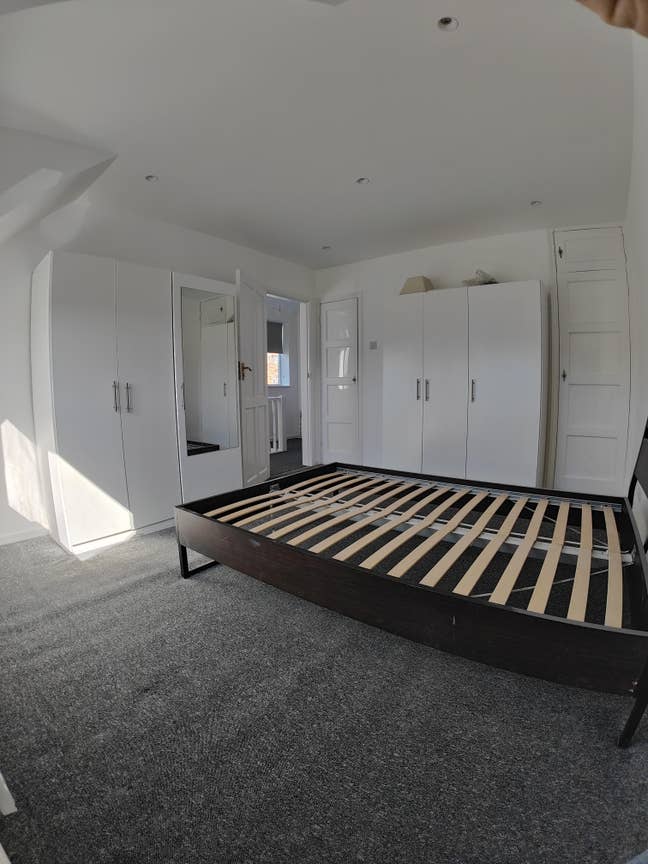 Close to Heathrow Airport  Main Photo