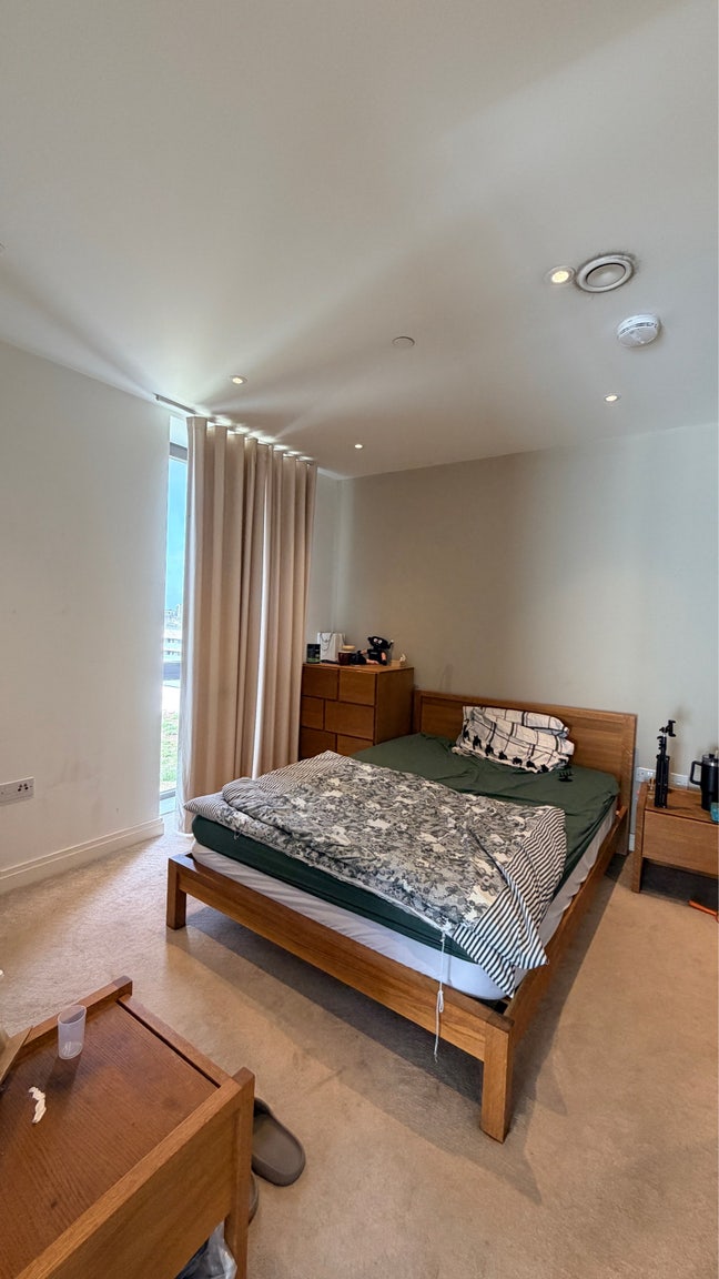 Ensuite room in E14 | Balcony Views | Gym  Main Photo
