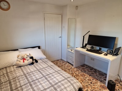 2 x Rooms in Luxurious House -Wexham Park Hospital Main Photo