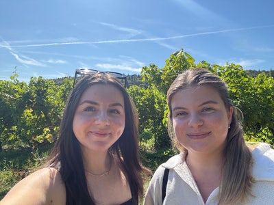 Looking for girls to buddy up with! Main Photo