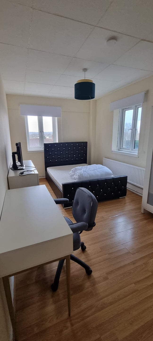 Super 4 bed flat - Denmark hill / East dulwich Main Photo