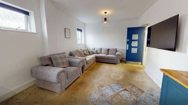 Ensuit room for short term rental  Main Photo