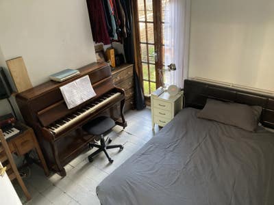 Nice double room in 4 bedroom house, Seven Sisters Main Photo