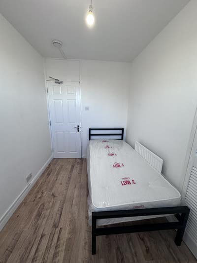 2 Double Room Near Aldgate East station  Main Photo