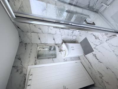 Double bed room available to rent Main Photo