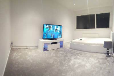 Luxury - High Spec Rooms to Let. Low Deposit Main Photo