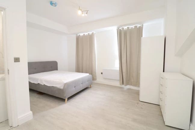 Modern Ensuite 5mins Walk to Woolwich Elizabeth  Main Photo