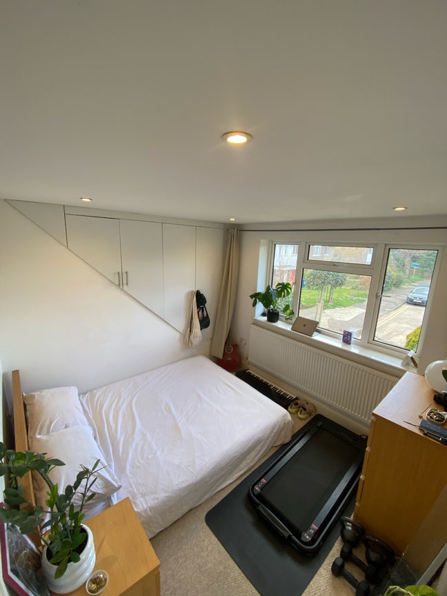 Summer Sublet in North London Main Photo