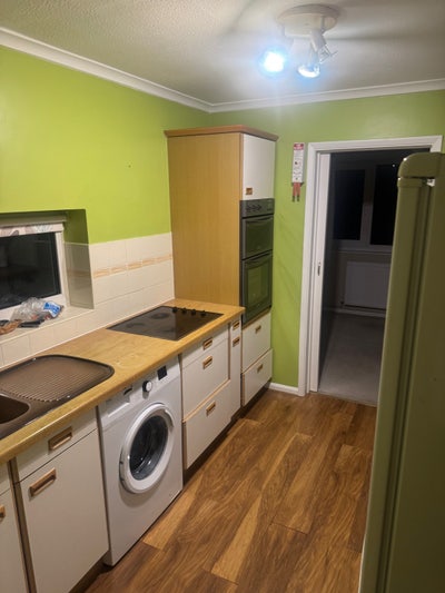 Spacious 4-Bed House – Bromham (Live-in Landlord) Main Photo