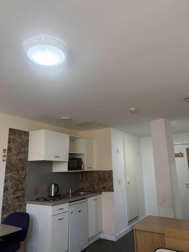 Studio Flat (Students only) Bridge Rd B8  Main Photo