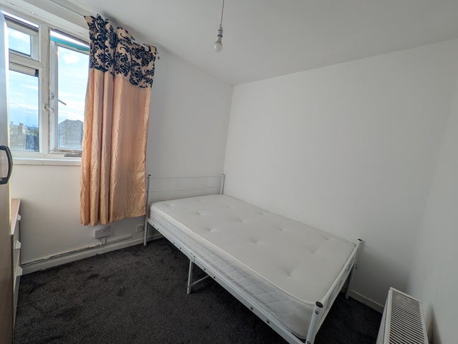 2 Furnished Bedrooms near Station-Bills Included Main Photo