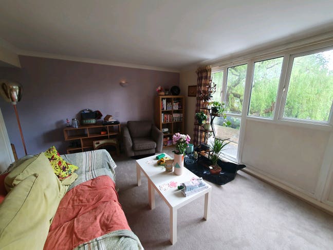 Lovely room in quiet space Main Photo