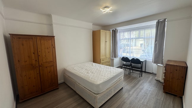 Large Furnished Room Available Now Arnos Grove N11 Main Photo
