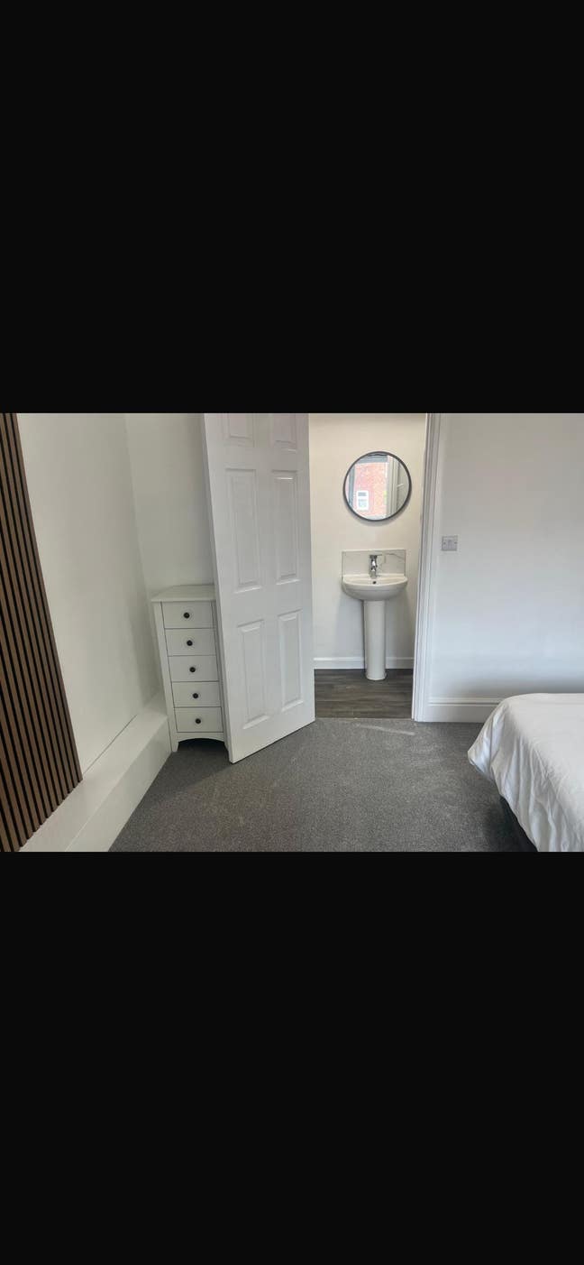 Newly refurbished, central Selby location.  Main Photo