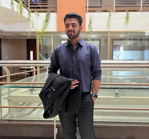 Data Scientist Seeking Room | Zone 1/2  Main Photo