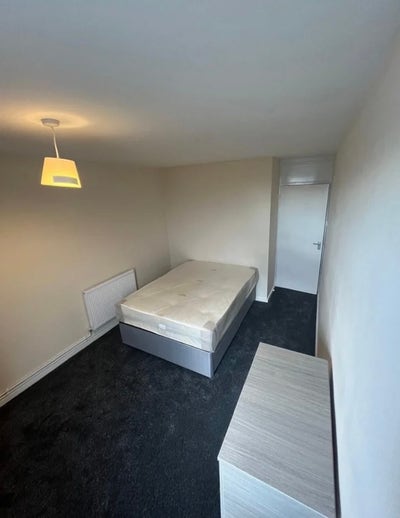 Room in Shadwell available now Main Photo