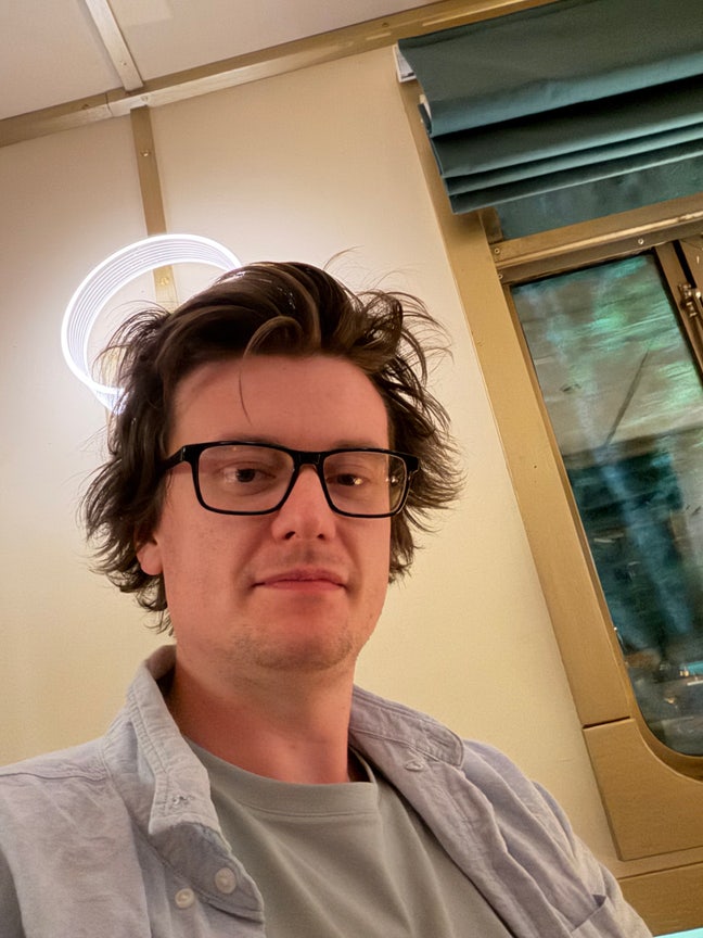 Single professional looking for en-suite room Main Photo