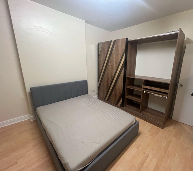 Kingsize room availble to share Main Photo