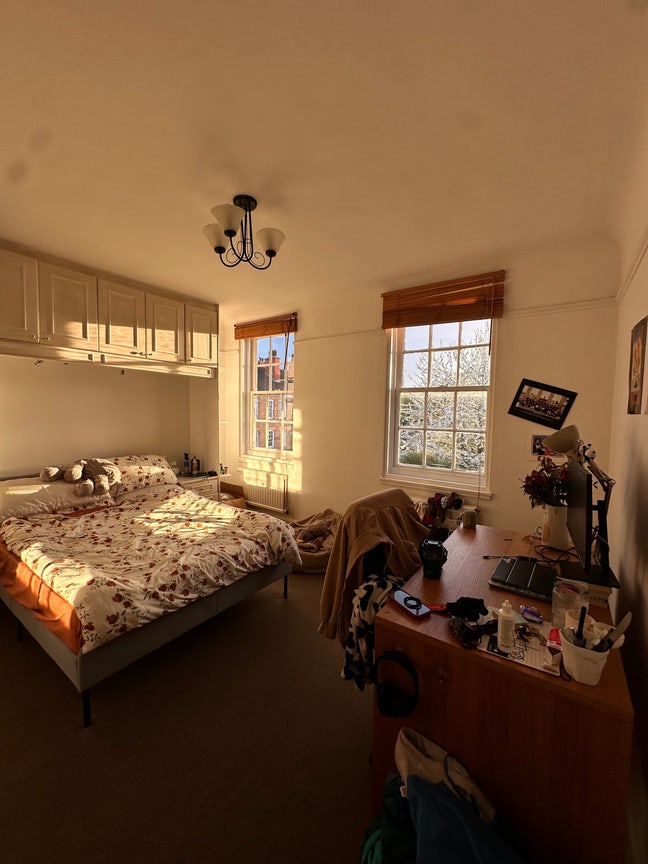 Single Room/double room in W3 Main Photo