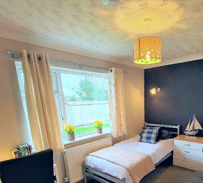 Single Bedroom at Apple Cottage 5 min QEH, parking Main Photo