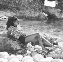 41 year old Female seeks a double room Main Photo