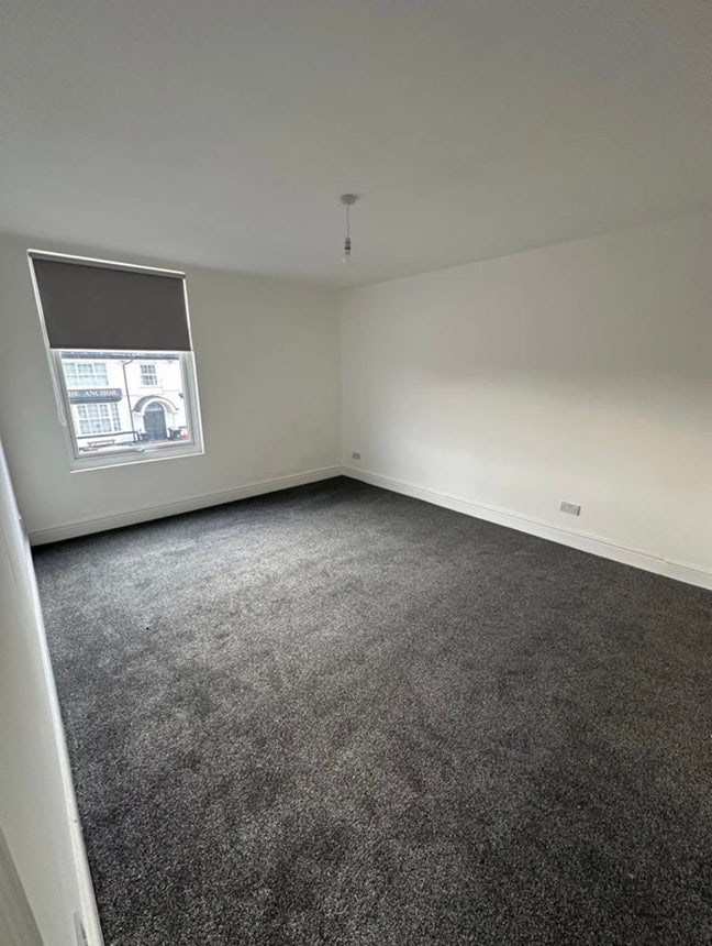 2 rooms available  Main Photo