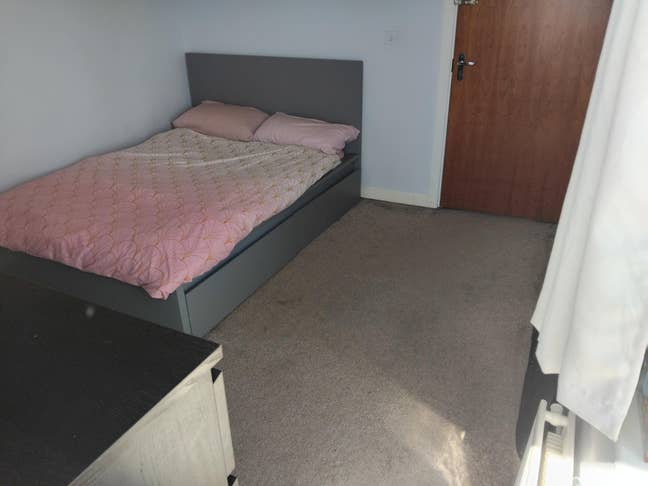 Spacious 1 Bedroom with Bathroom ,Not Shared .  Main Photo