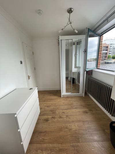 Cute Single, ON The Water  Main Photo