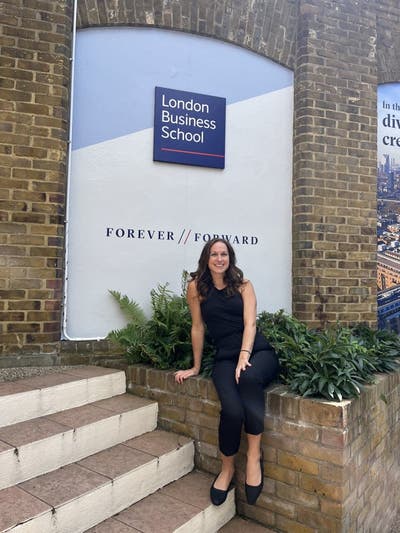 33 year old professional seeking flatmate(s)! Main Photo