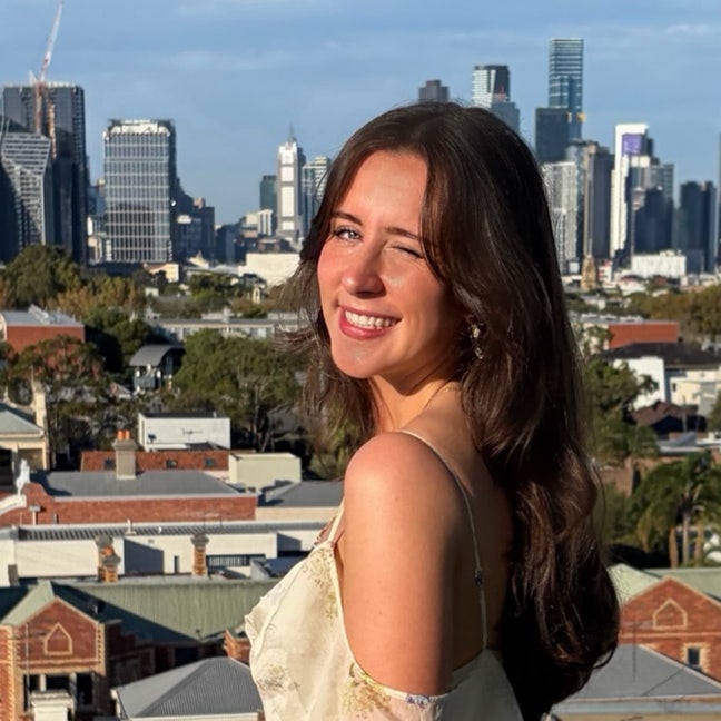 25, female, room hunt  Main Photo