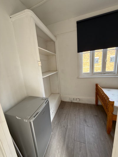 Fabulous room to rent in Leytonstone  Main Photo
