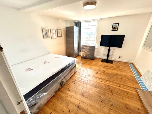 🏡 Spacious Double Room Available - Newmarket Rd Main Photo