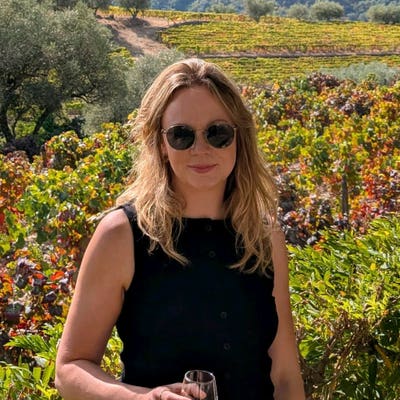 Looking for a double room or a buddy up!  Main Photo