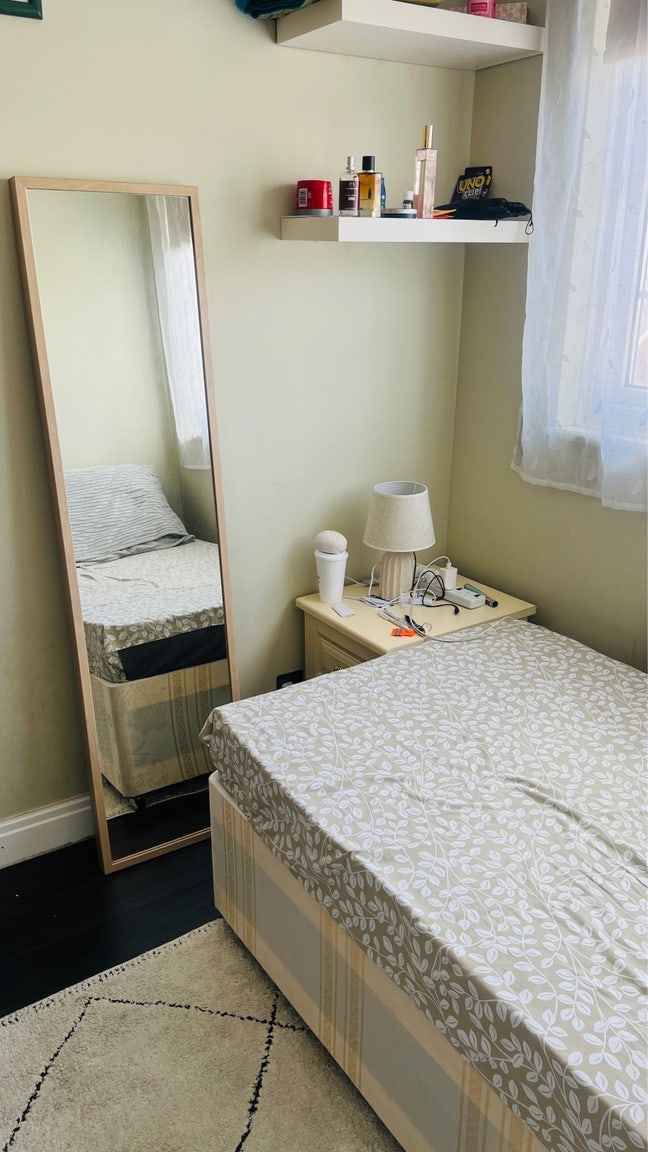 Fully furnished  room with personal bathroom  Main Photo