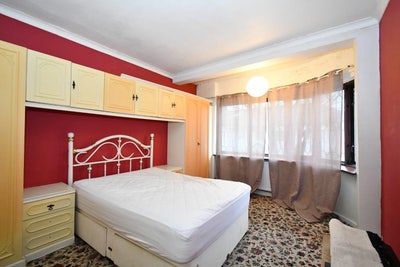 Master bedroom available in Stratford  Main Photo