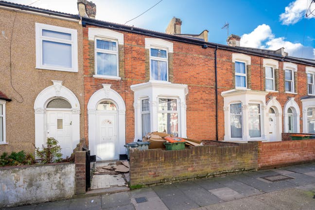 En-Suite Room Available Now – &pound;900 PCM Main Photo