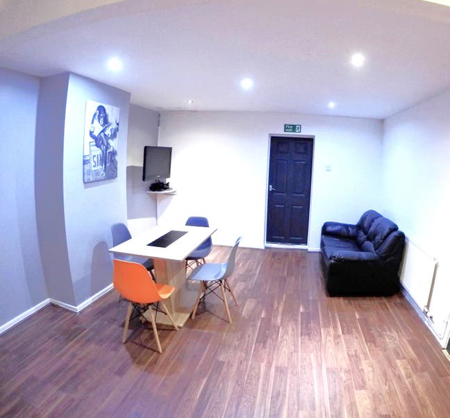 Bright and Spacious Double Room!, &pound;100 OFF ON 1ST Main Photo