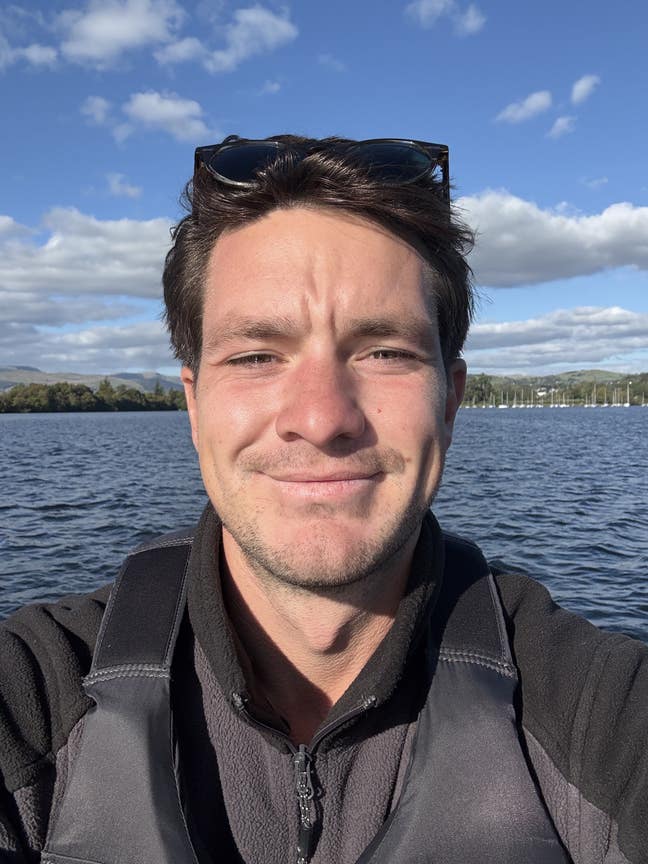 Airline pilot looking for room in Reigate Main Photo