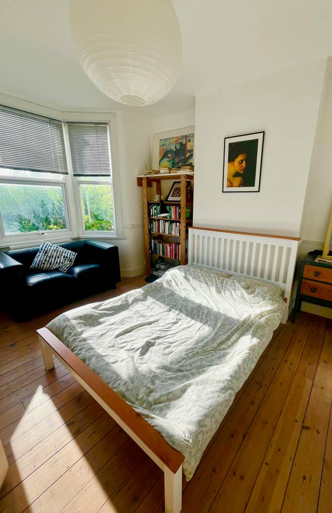 Bright, spacious double room for rent in Walthamst Main Photo